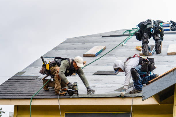 Professional Gutter Installation technician working in Rickreall, OR